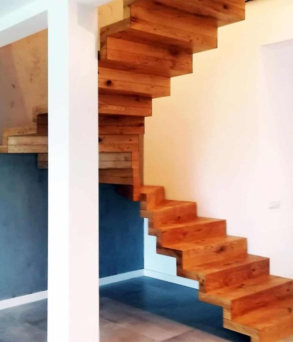 schody drewniane dywanowe